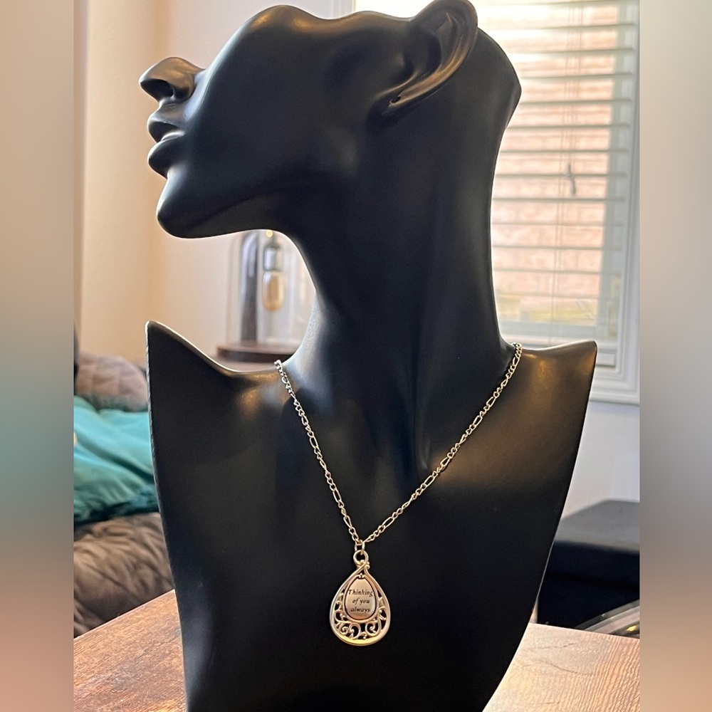 🌙 C1068 - Silver plated 18” Tears in my heart pendant necklace